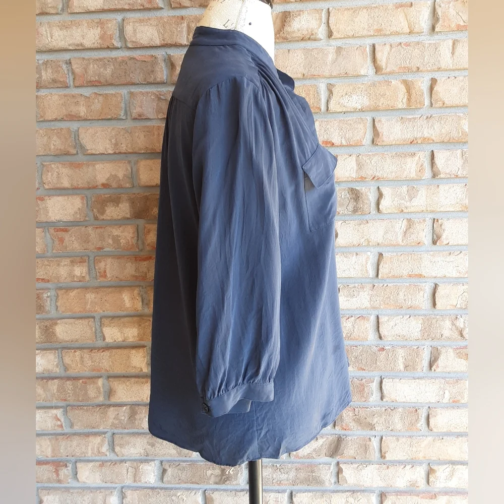 Parker Navy 100% Silk 3/4 Sleeve Blouse.